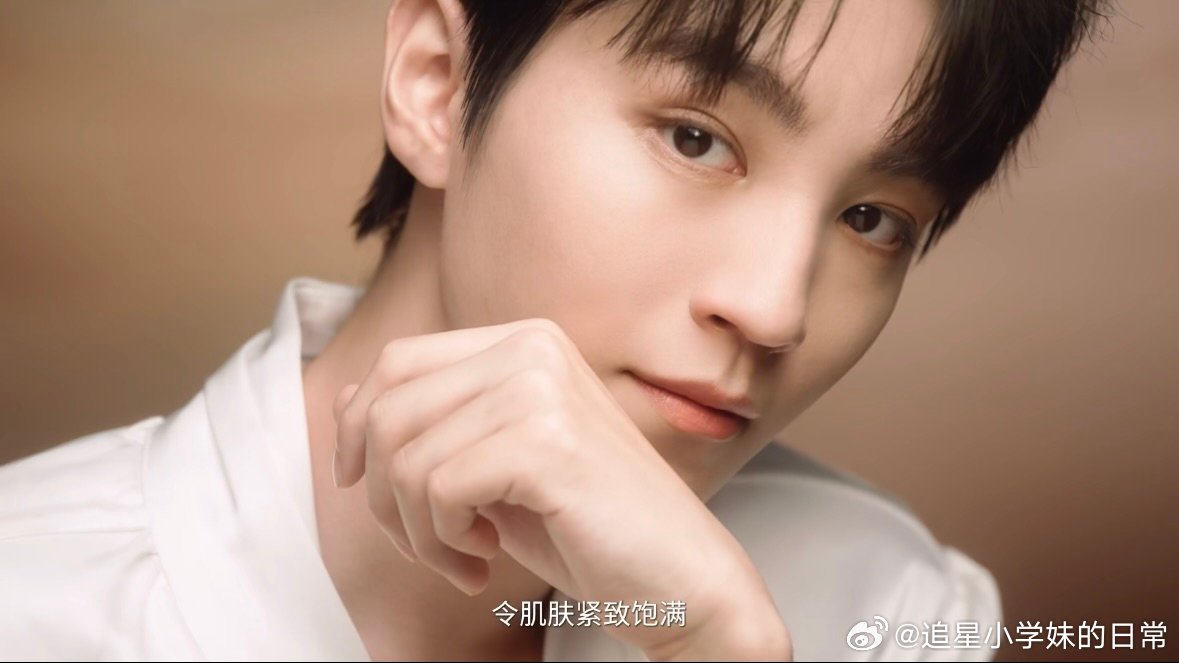 王俊凯说时光从不会辜负认真的人 王俊凯从来不走捷径，也不赶时间，守住本心一步步踏