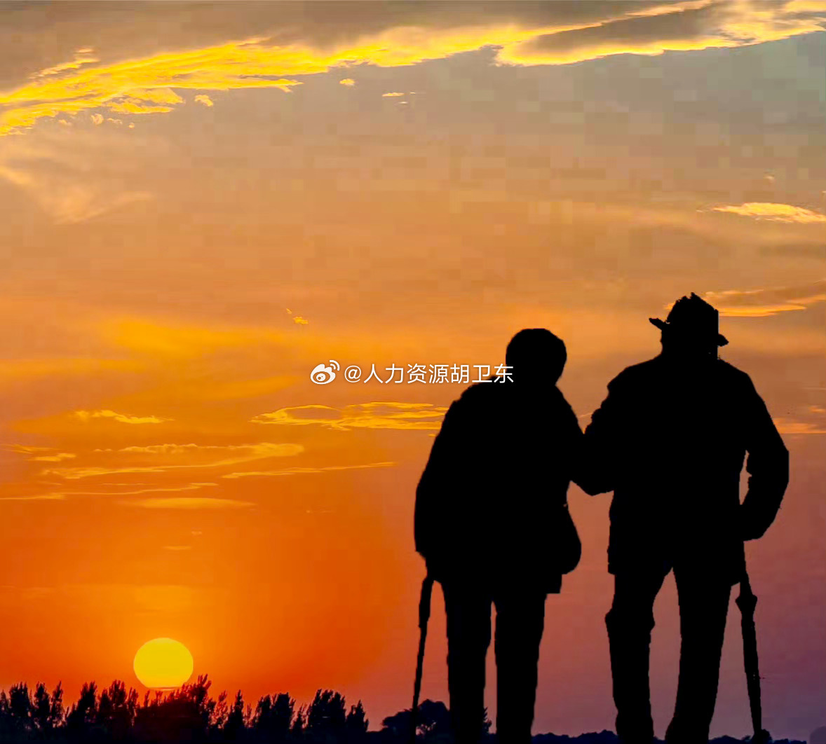 日常生活里，与其看别人脸色度日，不如靠自己踏踏实实，把命运握在自己手里。与其小心