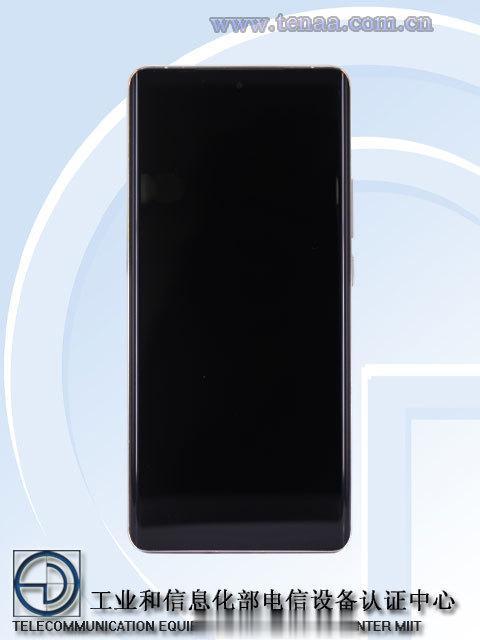 如果背面不看 realme LOGO，可能很多人都会认成 Mate50 系列。