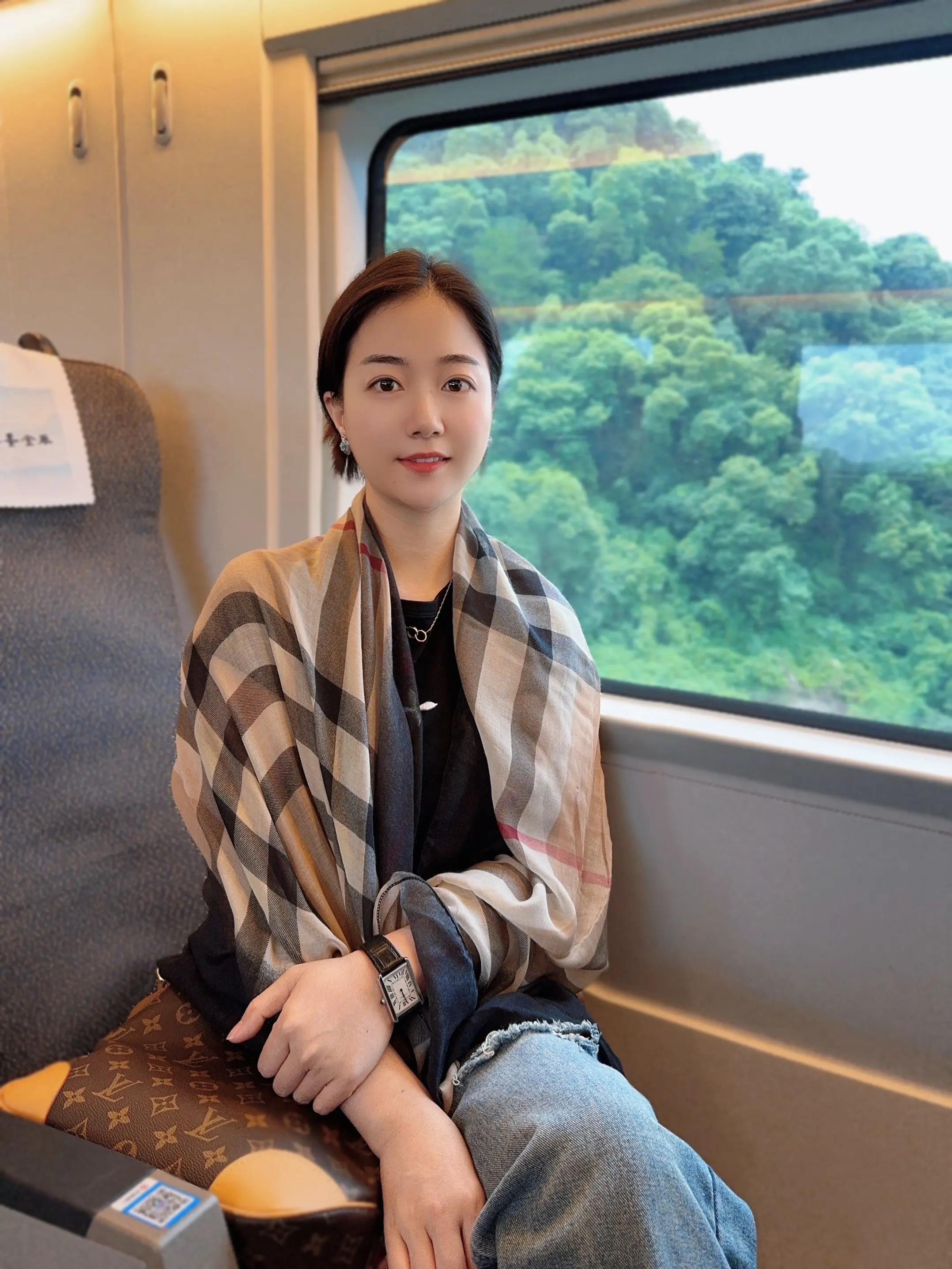 希望我们能遇到一个干净的人，没有蓄谋已久的离开，没有藏着掖着的行为，只...