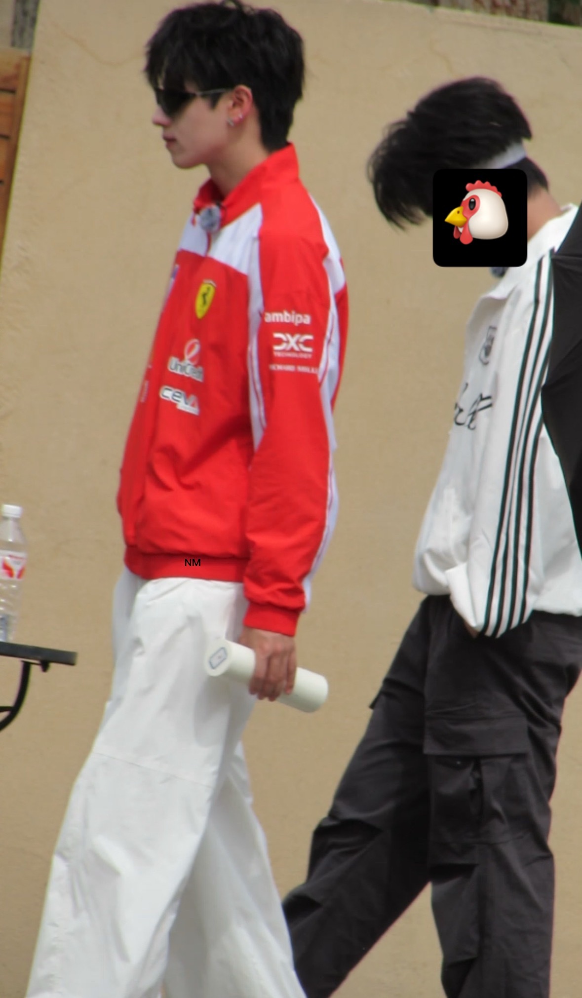 朱志鑫怎么耳朵也红红的，鼻尖也红红的呀🥺 