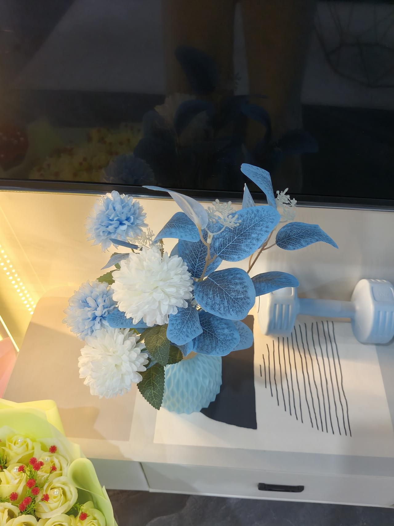 梦幻蓝白色调花艺，点缀现代家居，清新雅致！💐🏡