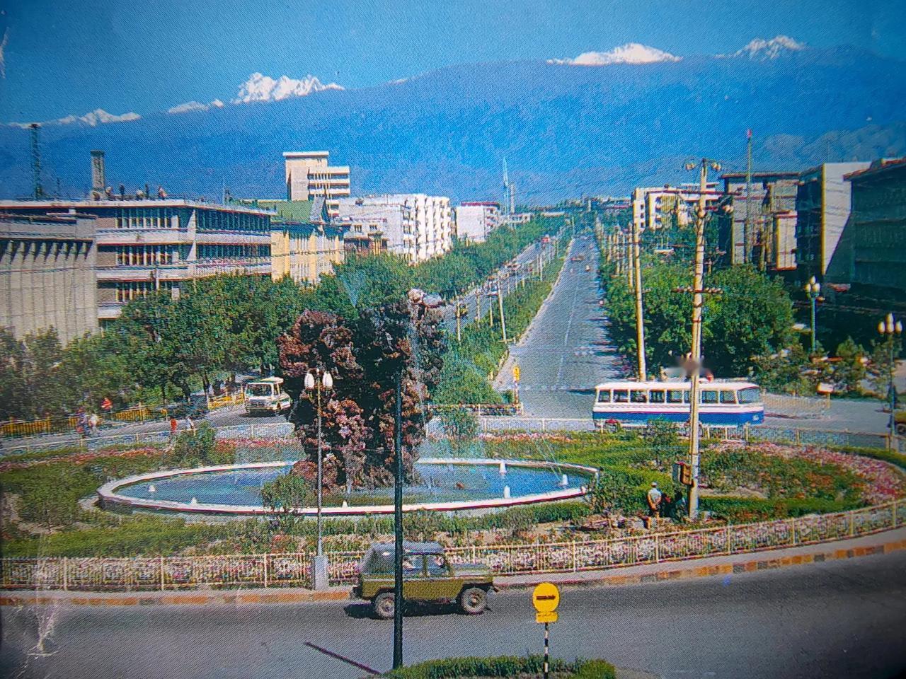 乌鲁木齐西大桥：“长桥饮马”之前是座假山