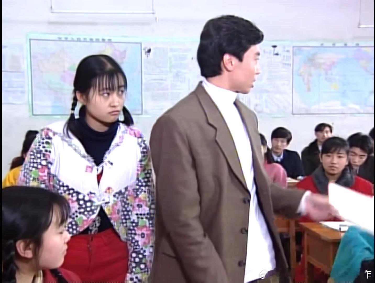 九十年代两部中学生题材电视剧，很冷门：《紫丁香校园》，有郝蕾。《十三天假日》，有