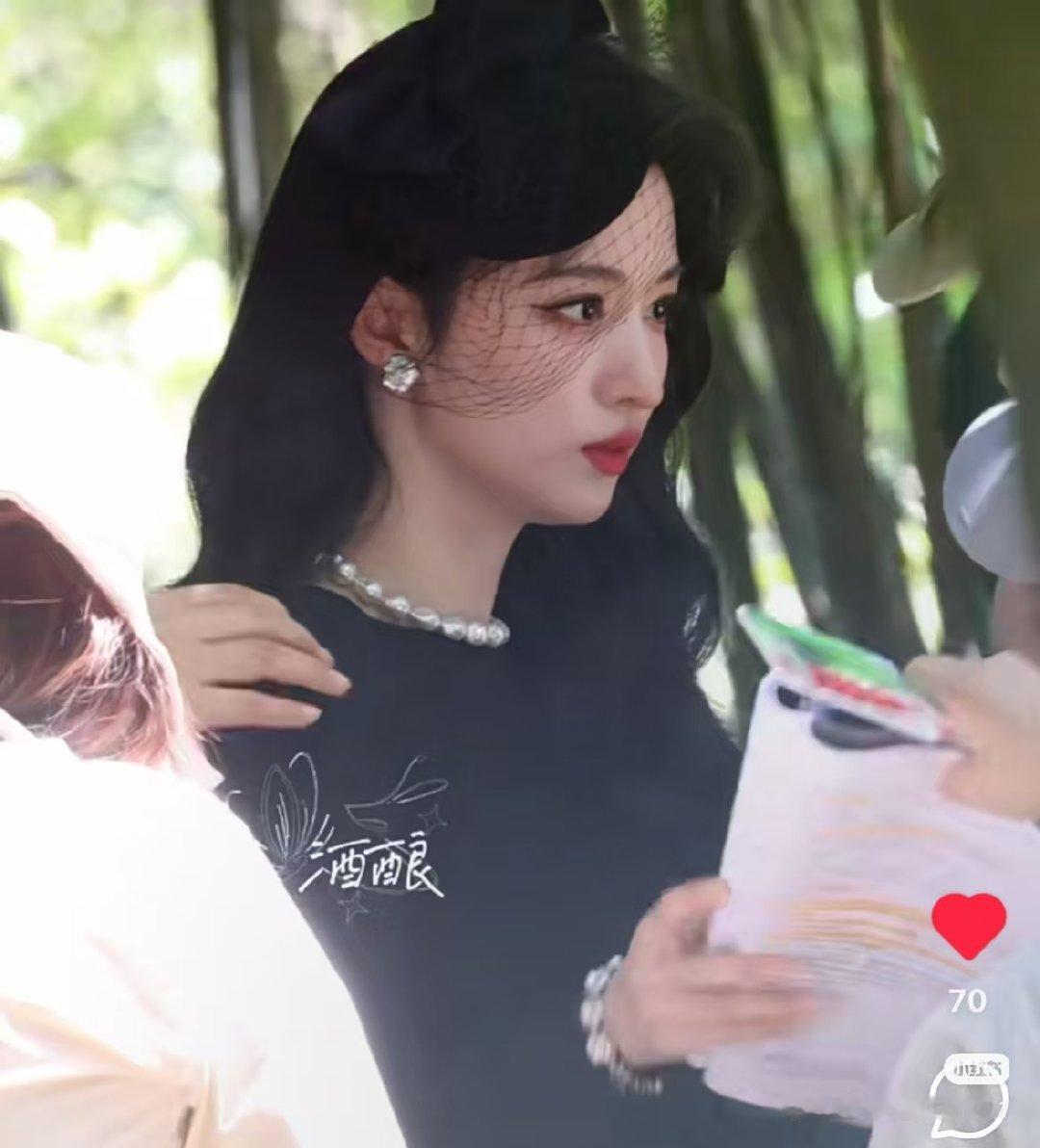 王楚然的抽象镜子王楚然到底有多少抽象镜子 王楚然就是一个美美的爱搞抽象的小女孩啊