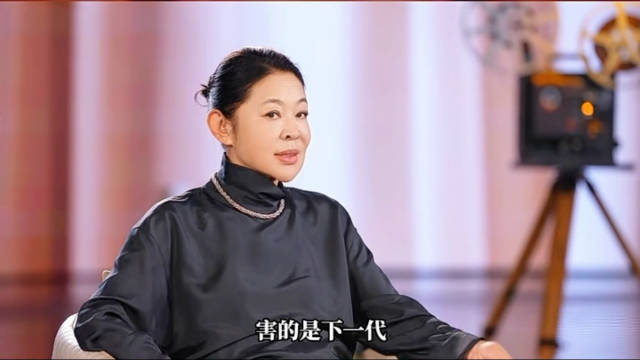 #倪萍 谣言#
     倪萍：不用在乎恶意抹黑的谣言！
自己可以不在乎抹黑造谣，却担心网络环境影响