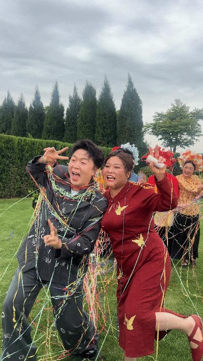 杜海涛乱入路人的斯皮尔伯格镜头杜海涛，平等的想给任何一个想合照的老铁机会，主打一