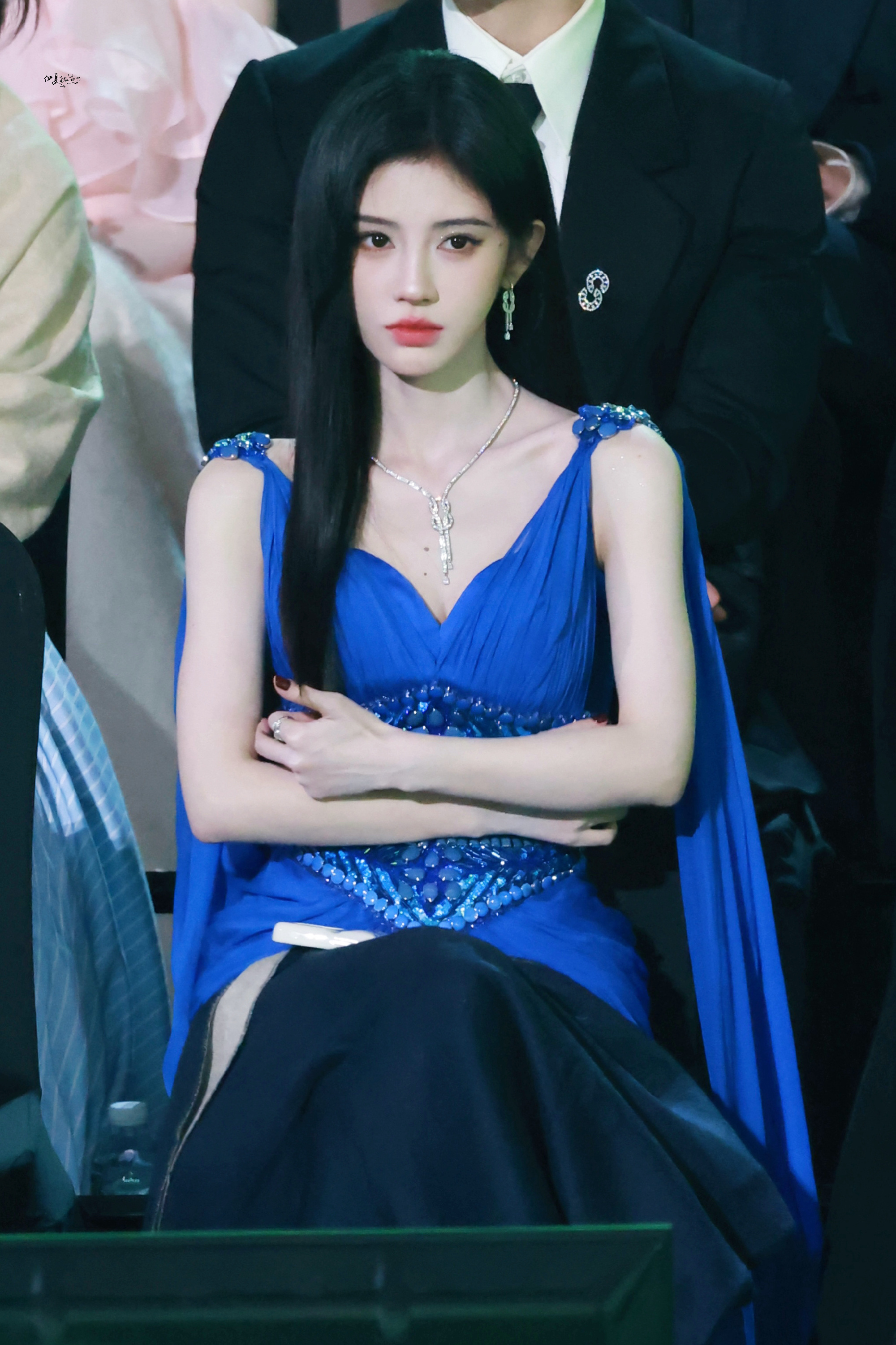 jjy鞠婧祎露‬芜衣 jjy鞠婧祎月鳞绮纪 我见过最绚烂的烟火是你眼中倒映出的景