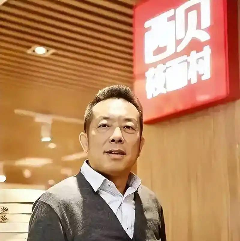贾国龙似乎没有意识到，消费者厌烦的不止是西贝，还有一切贴上贾国龙标签的品牌。
 