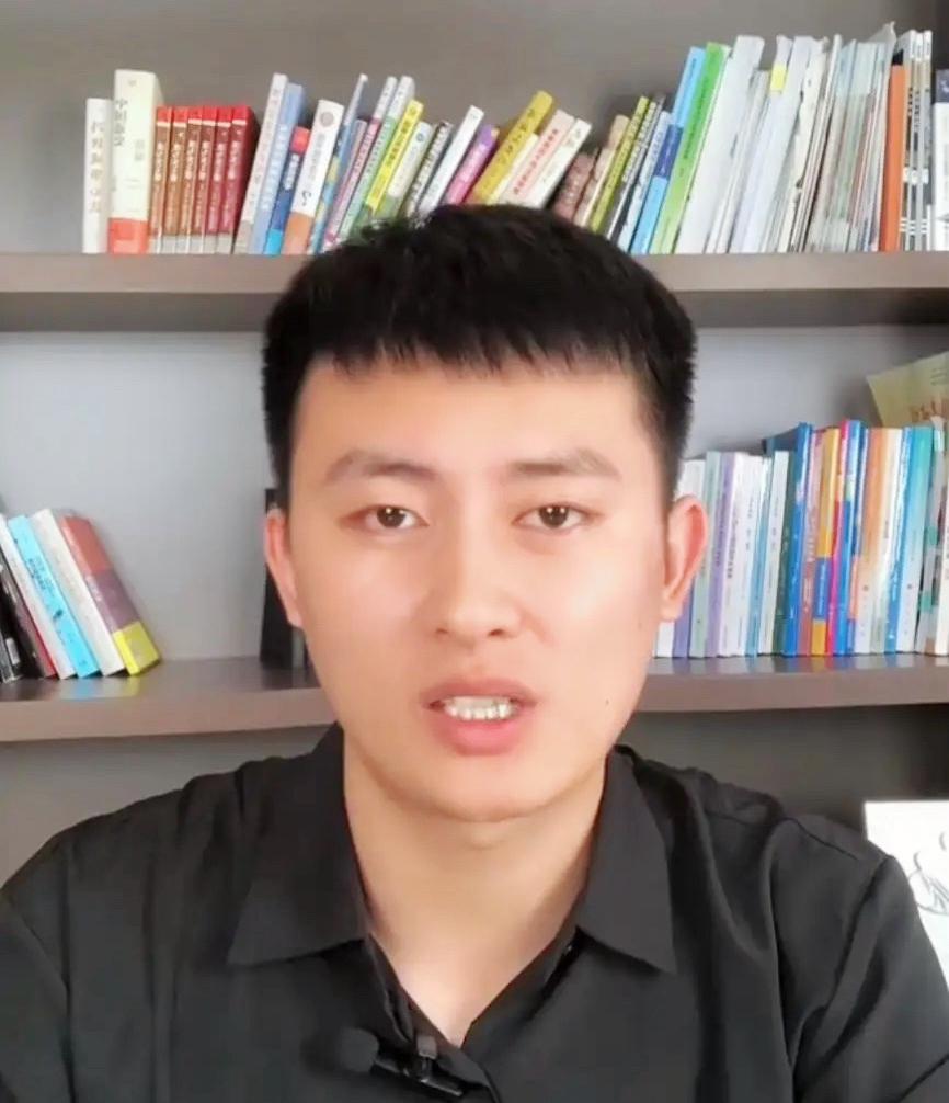 老板画的饼，听听就得了？

还真有人把它吃成了现实！

张雪峰公司峰学蔚来刚换掌