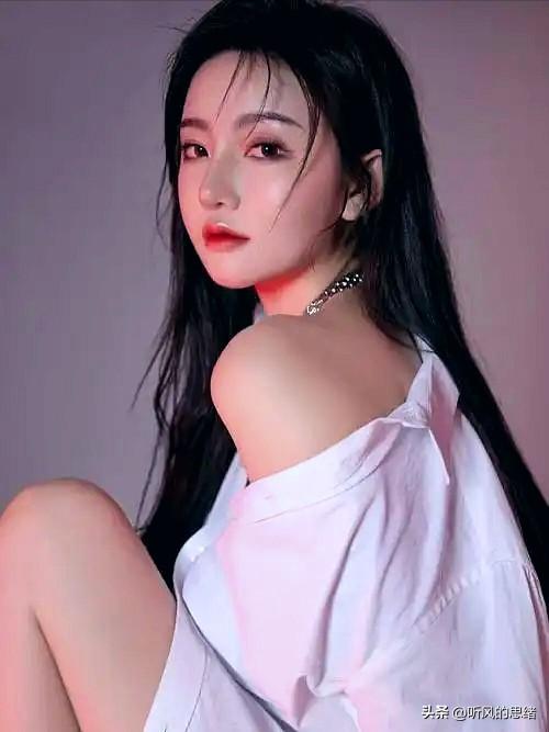 顺境时朋友一堆，跌倒了才知道谁真心。

你风光的时候，围着你的可能只是来看热闹；