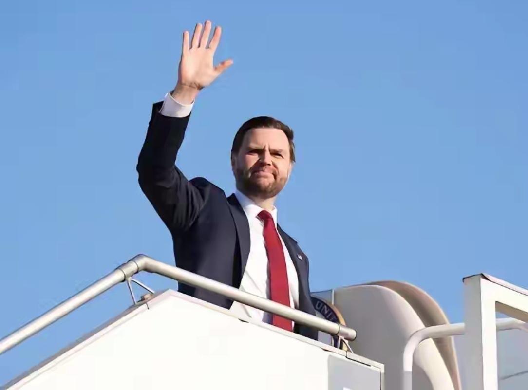 灰头土脸的万斯，近日连遭败绩。刚刚与伊朗谈判失败，其支持的欧尔班又在大选中大败。