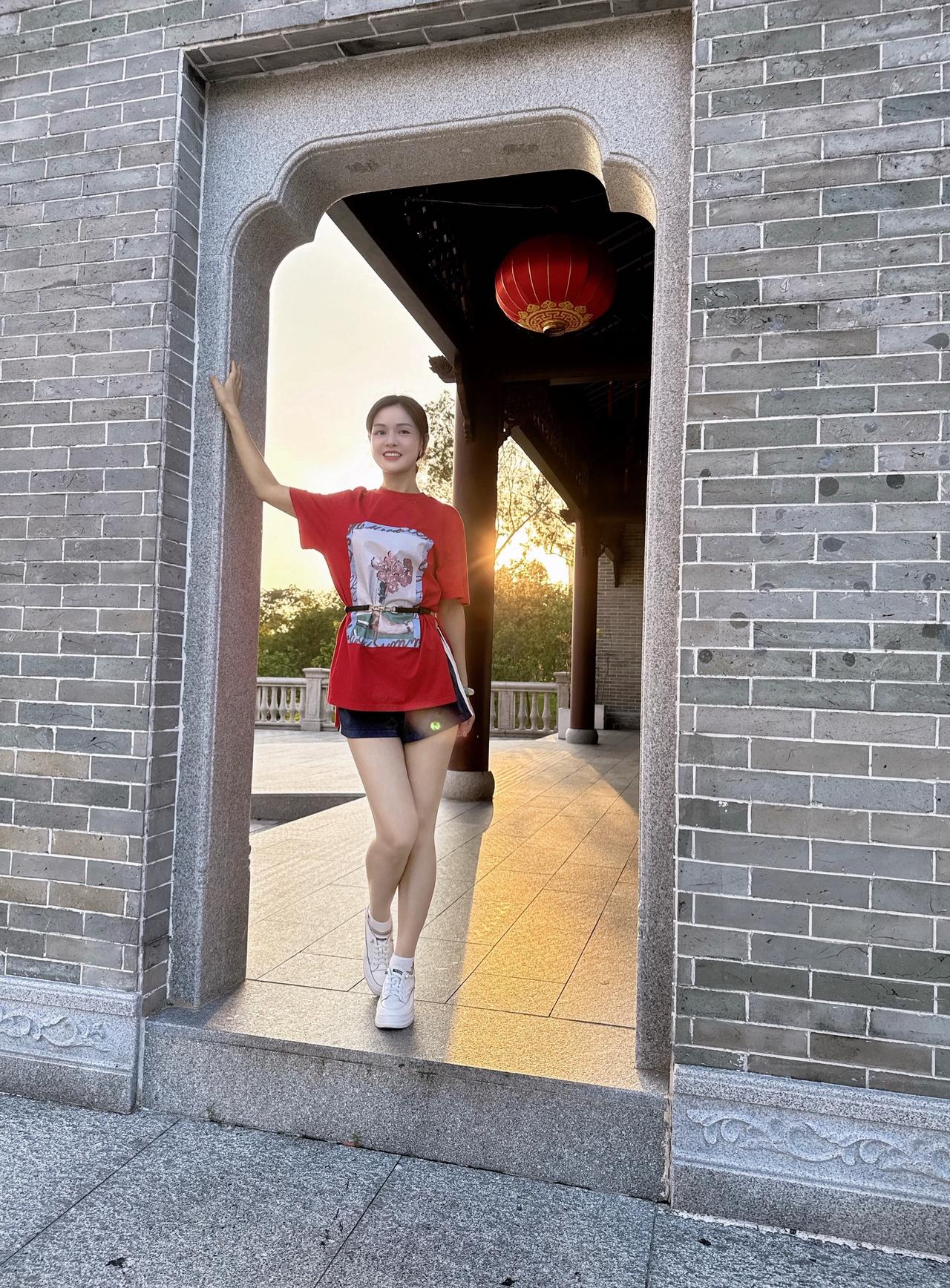 向阳而生，我们自己就是太阳。
