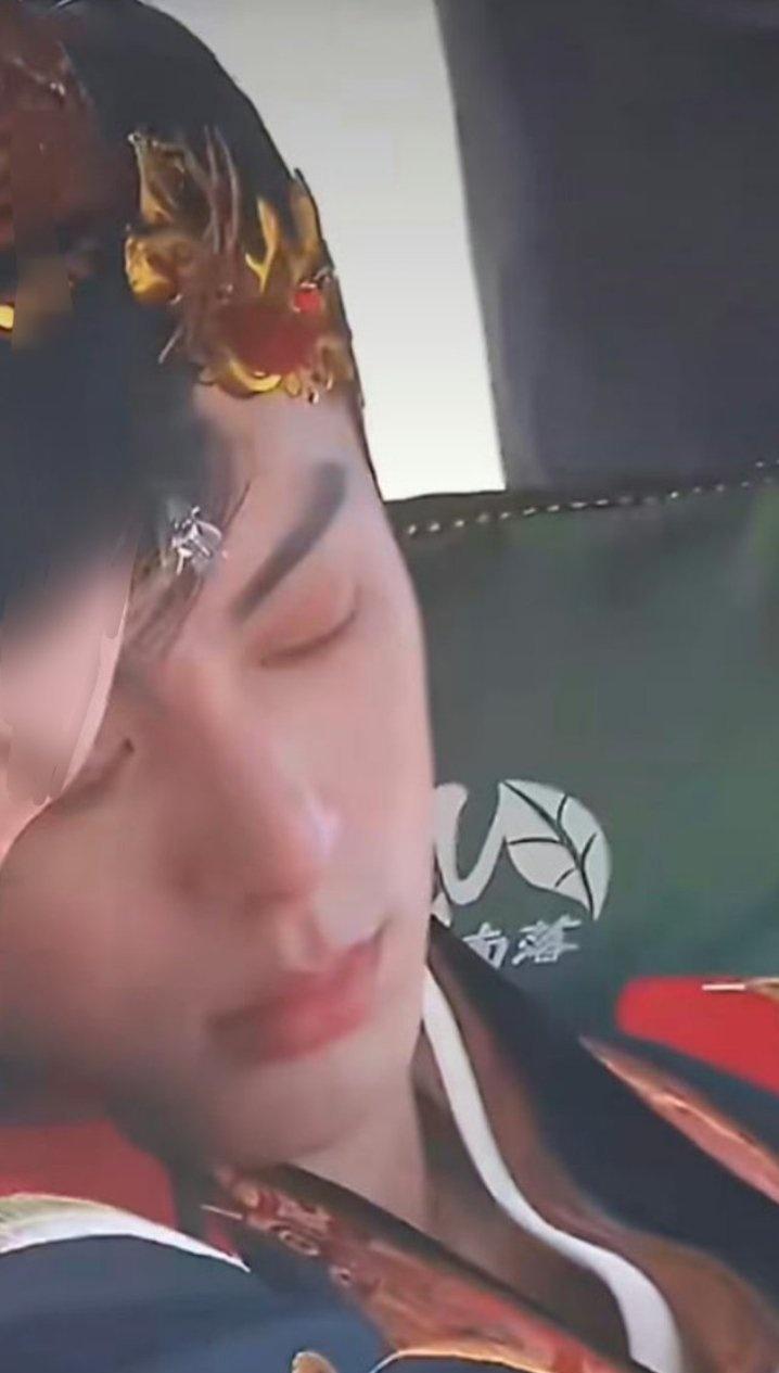 连睡觉都那么好看 ​​​