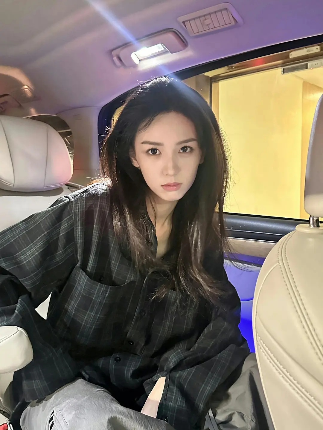 周也最近变化怎么这么大？完全认不出来了 ​​​