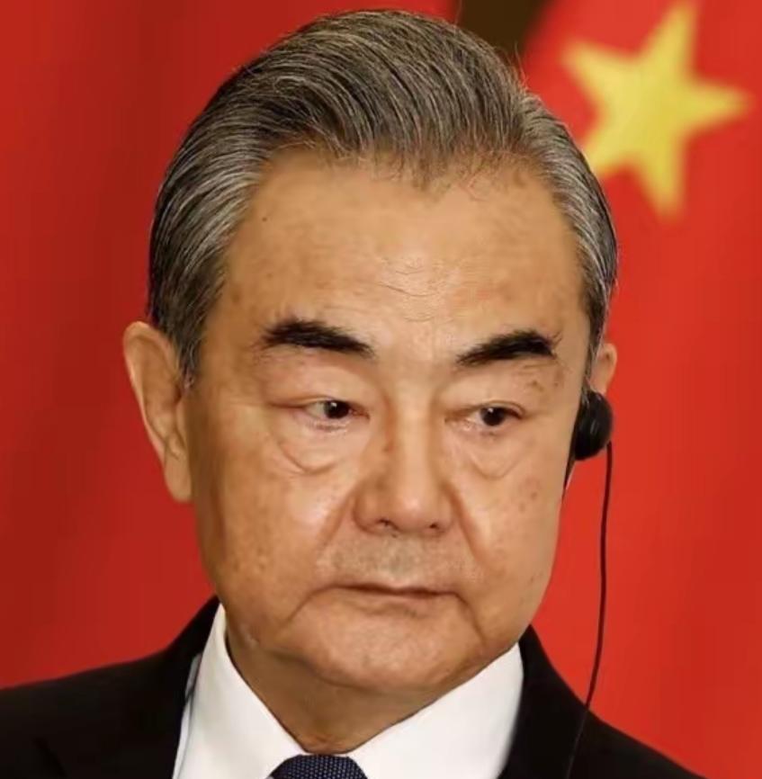 伊朗主动找中国谈
3月24日，中国外交部长王毅和伊朗外长阿拉格齐通话，而这通电话