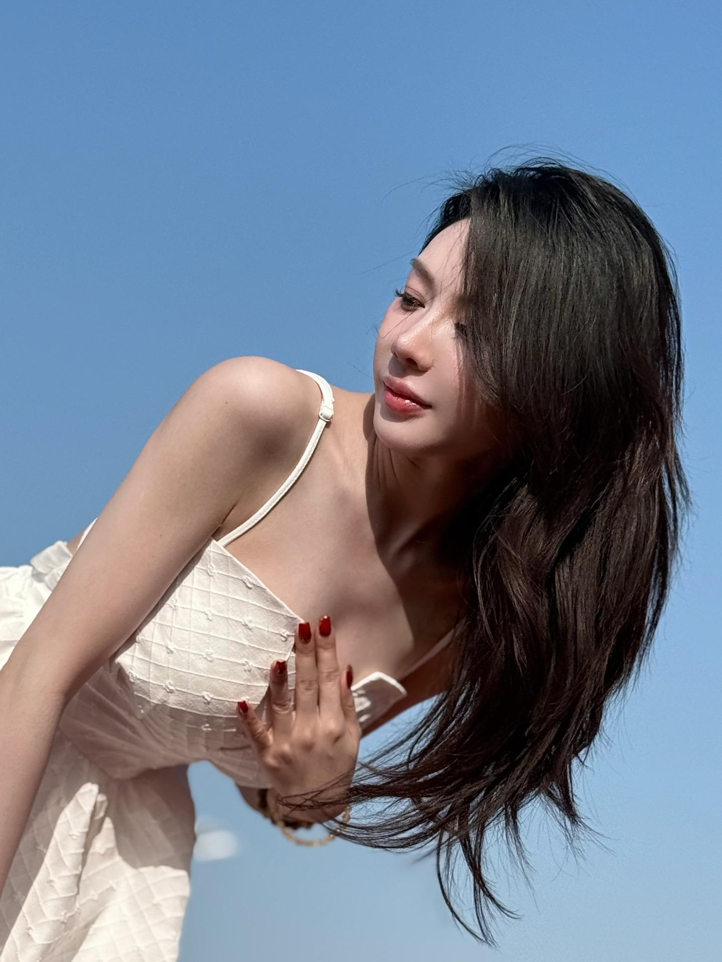 你看花儿美但美不过你的眼睛…甜妹