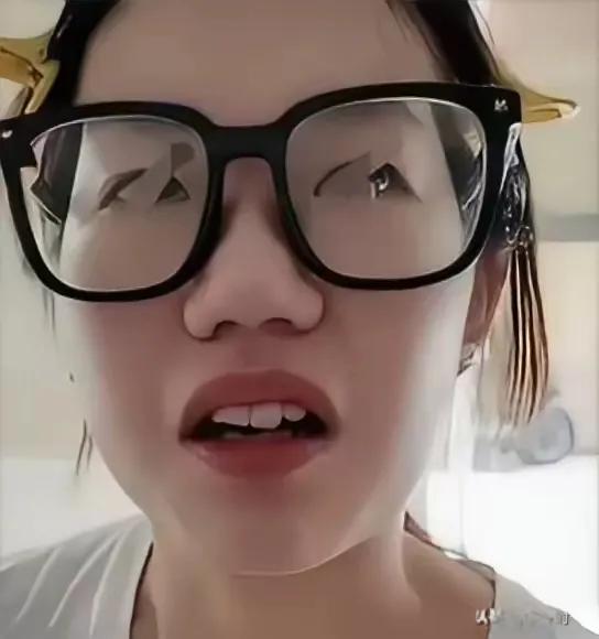 这个人真可悲！靠惹是生非制造流量生存着，这条路会越走越窄，最后自己把自己整死！