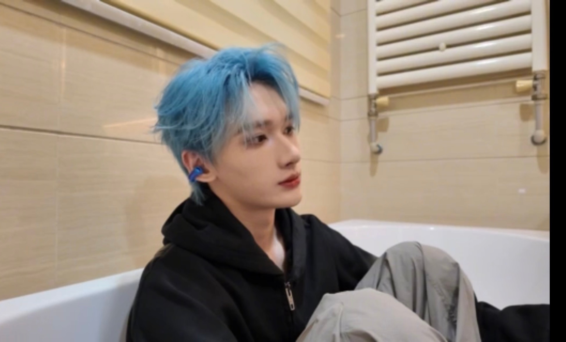 狗儿今晚睡浴缸🛁 每日一涵狗