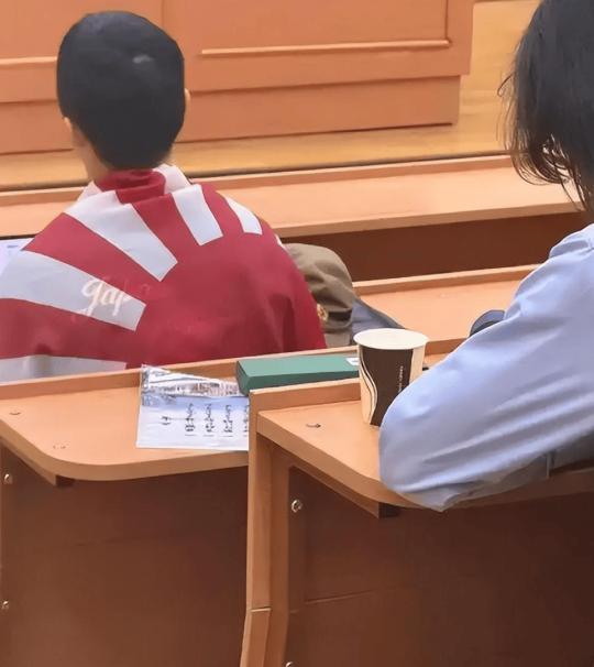 精日留学生确认遣返，开除学籍只是开始，回国还有三大恶果等着他。10月20日，环球