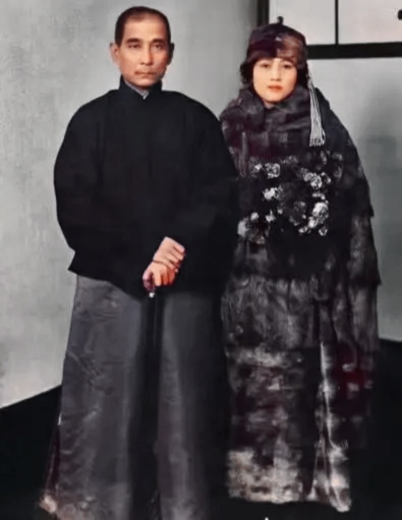 孙中山夫妇珍贵留影: 那时候宋庆龄还很年轻！