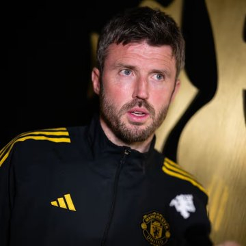 【新纪录】这是自1985年以来，曼联首次在同一赛季中客场战胜阿森纳、切尔西和利物