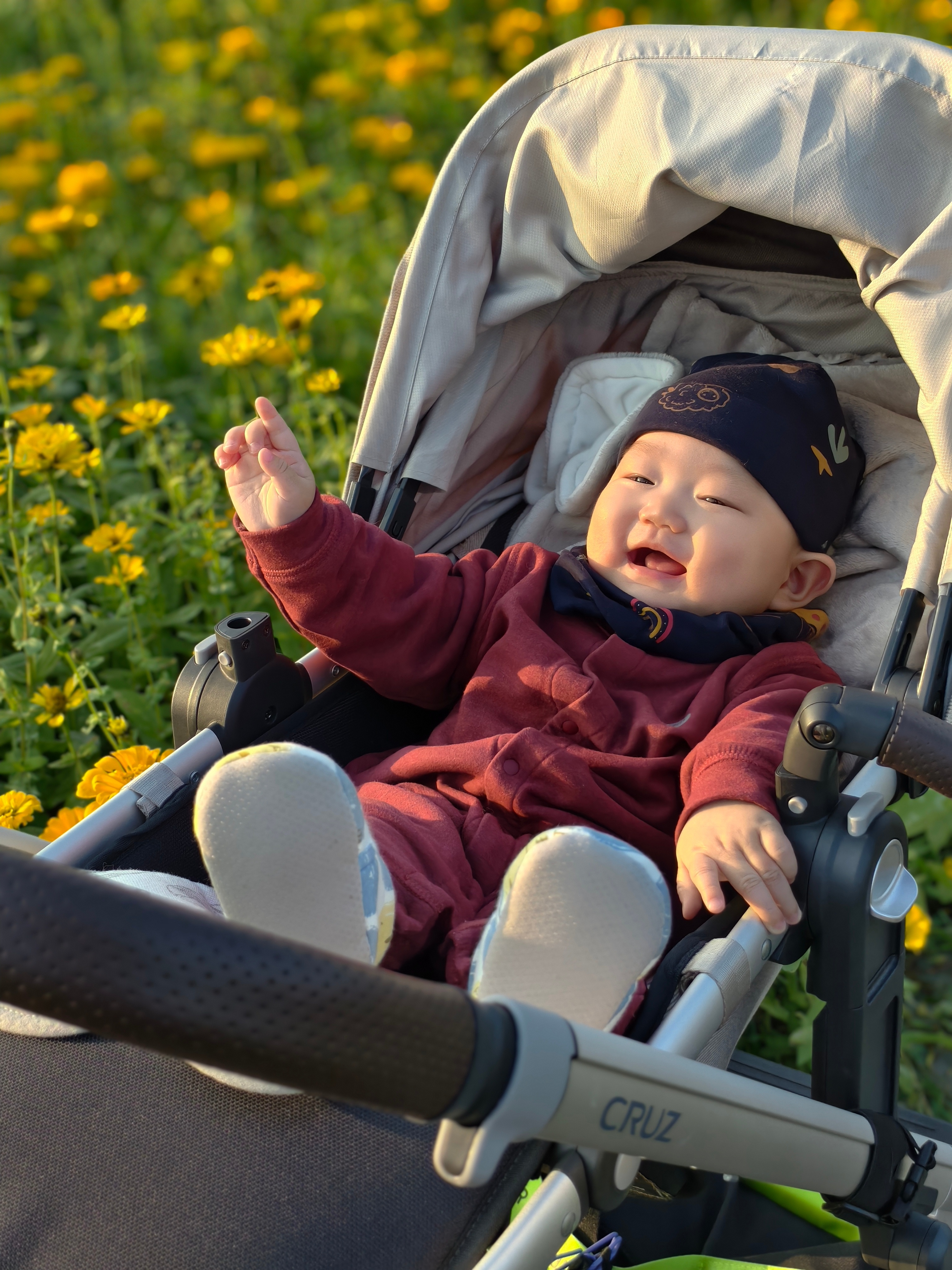 小宝贝今天又出去拍照了～我们签约童模啦