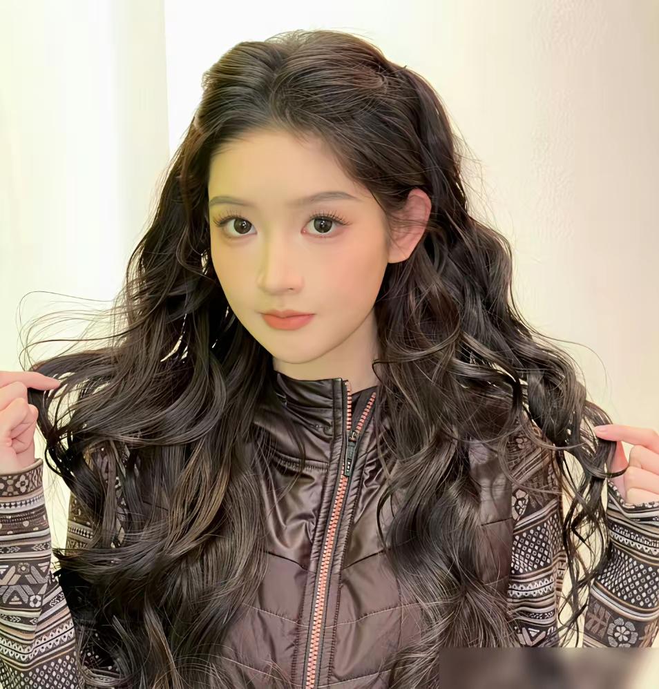 28岁王玉雯的焦虑，戳中了多少人的痛处？
 
父母比同龄人爸妈大十几岁，妈妈63