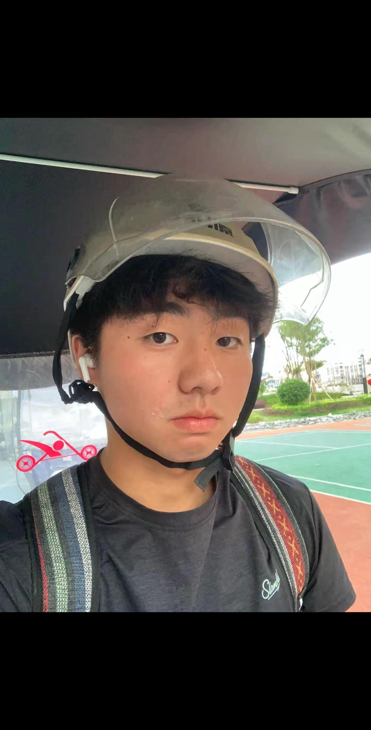 翻到以前的照片 常常会发呆