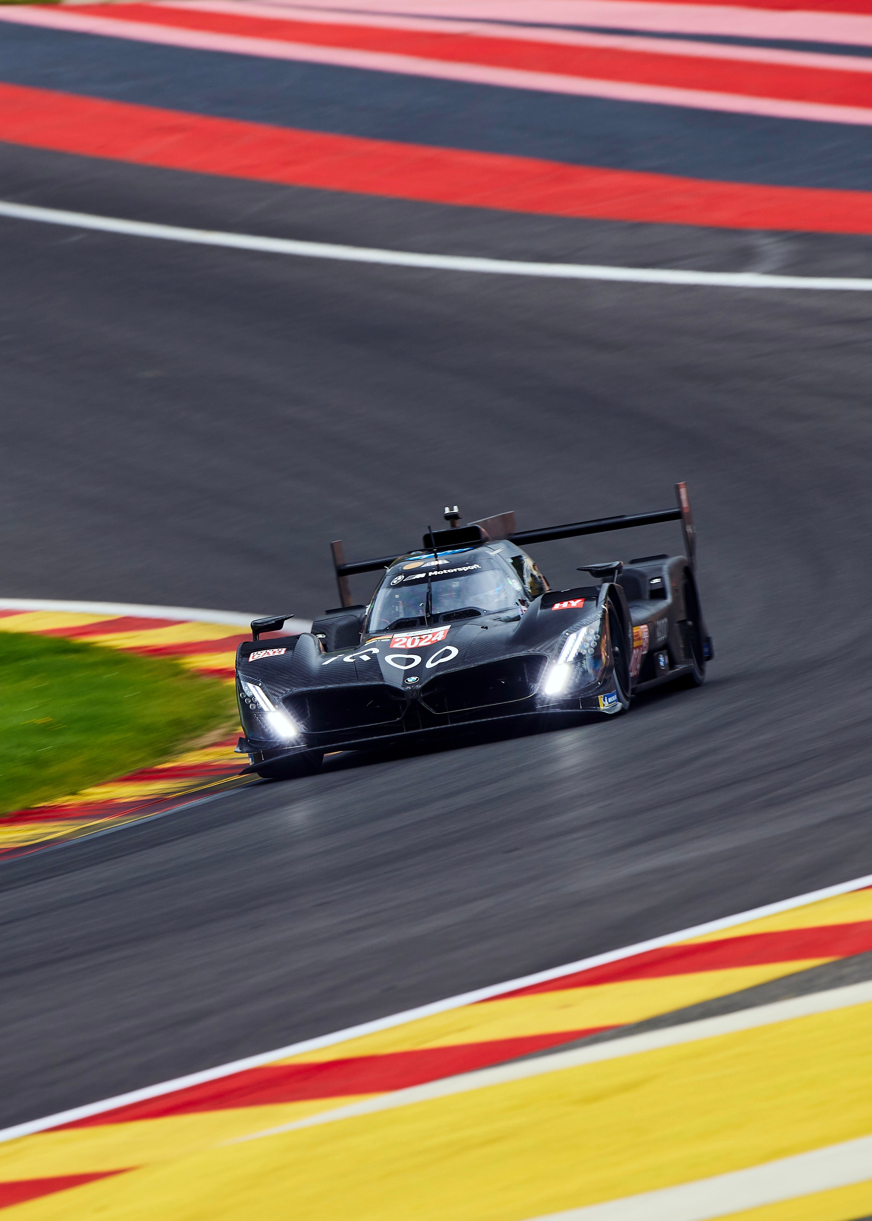 裸碳WRT宝马LMDh赛车斯帕测试，备战2024#WEC# 宝马厂队（WRT）明