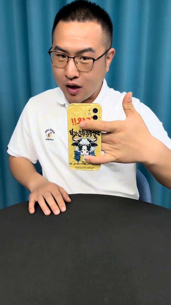 听说这个动作只有外星人才能做到。
据说很少有人能做到这个手势，如果你能做到我就把