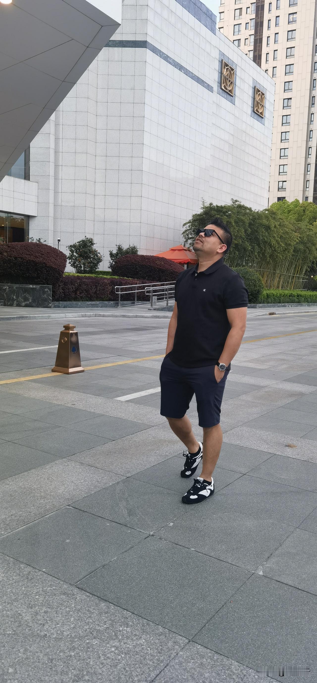 我本充满激情的一个斗士，一个天不怕地不怕的大丈夫和勇士，积极阳光和正能量的人，充