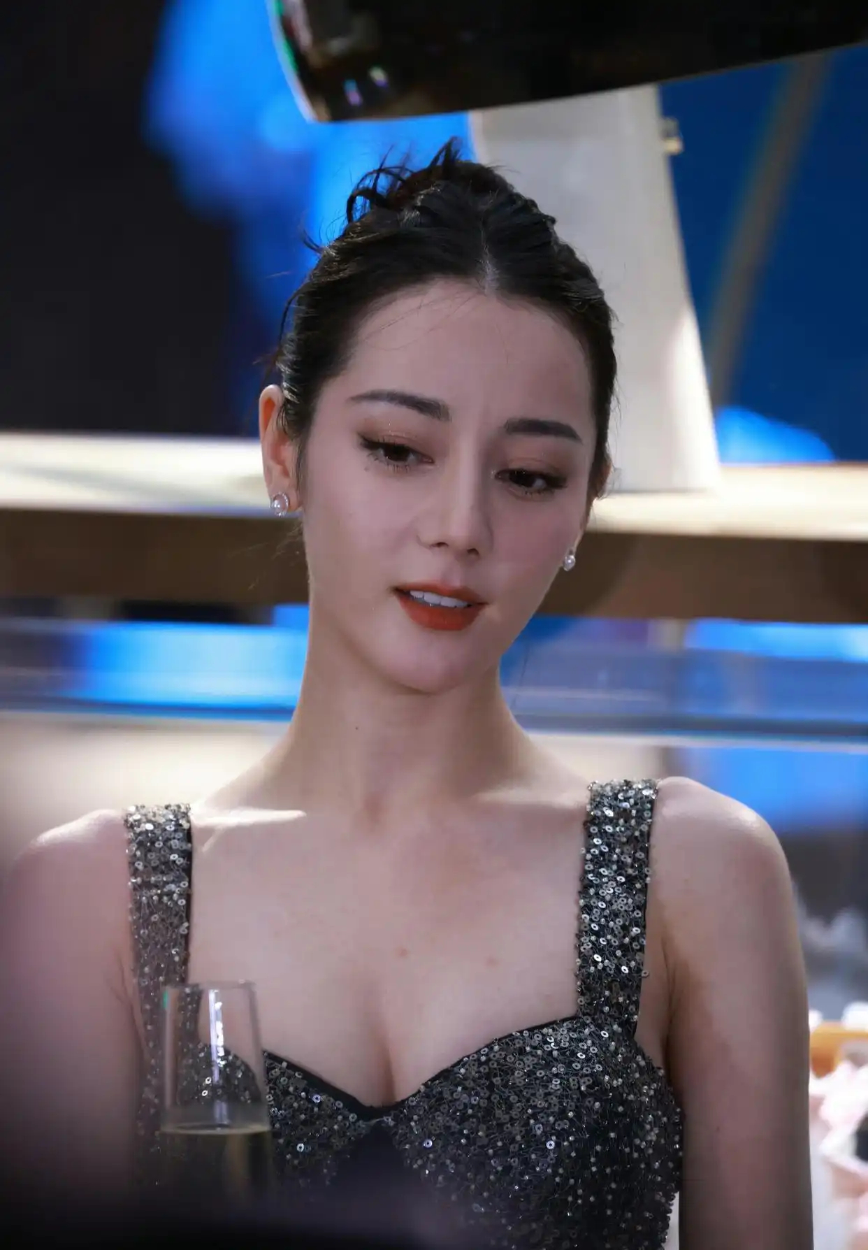 热巴生图太绝了，状态满分，简直美到让人心动！ 