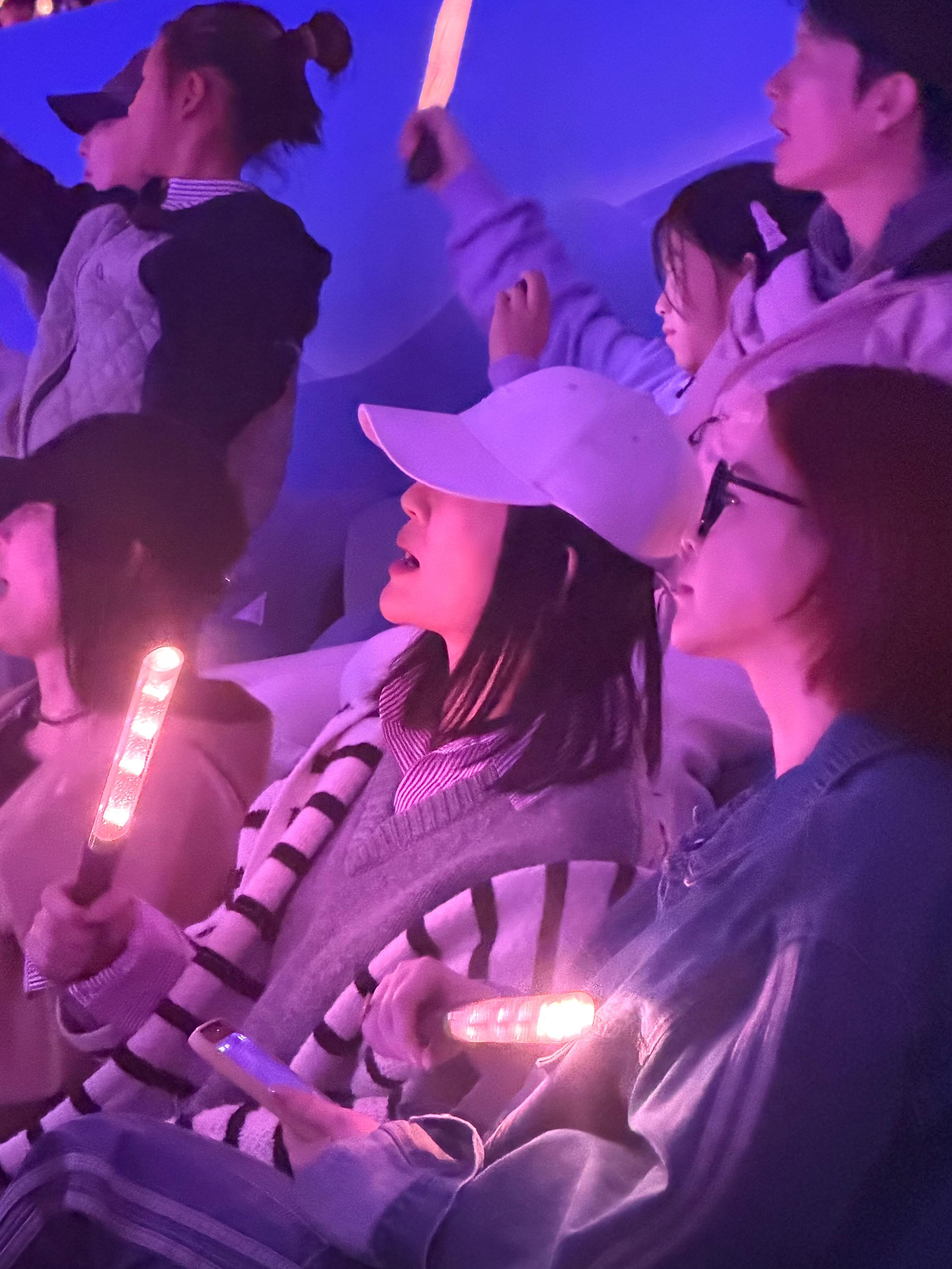 杜华又来张杰演唱会了