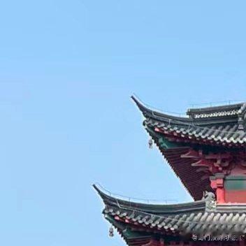 之前其实也说过，大门前面最好不要有电线杆、大树等遮蔽物。尤其是电线杆，在选择大门