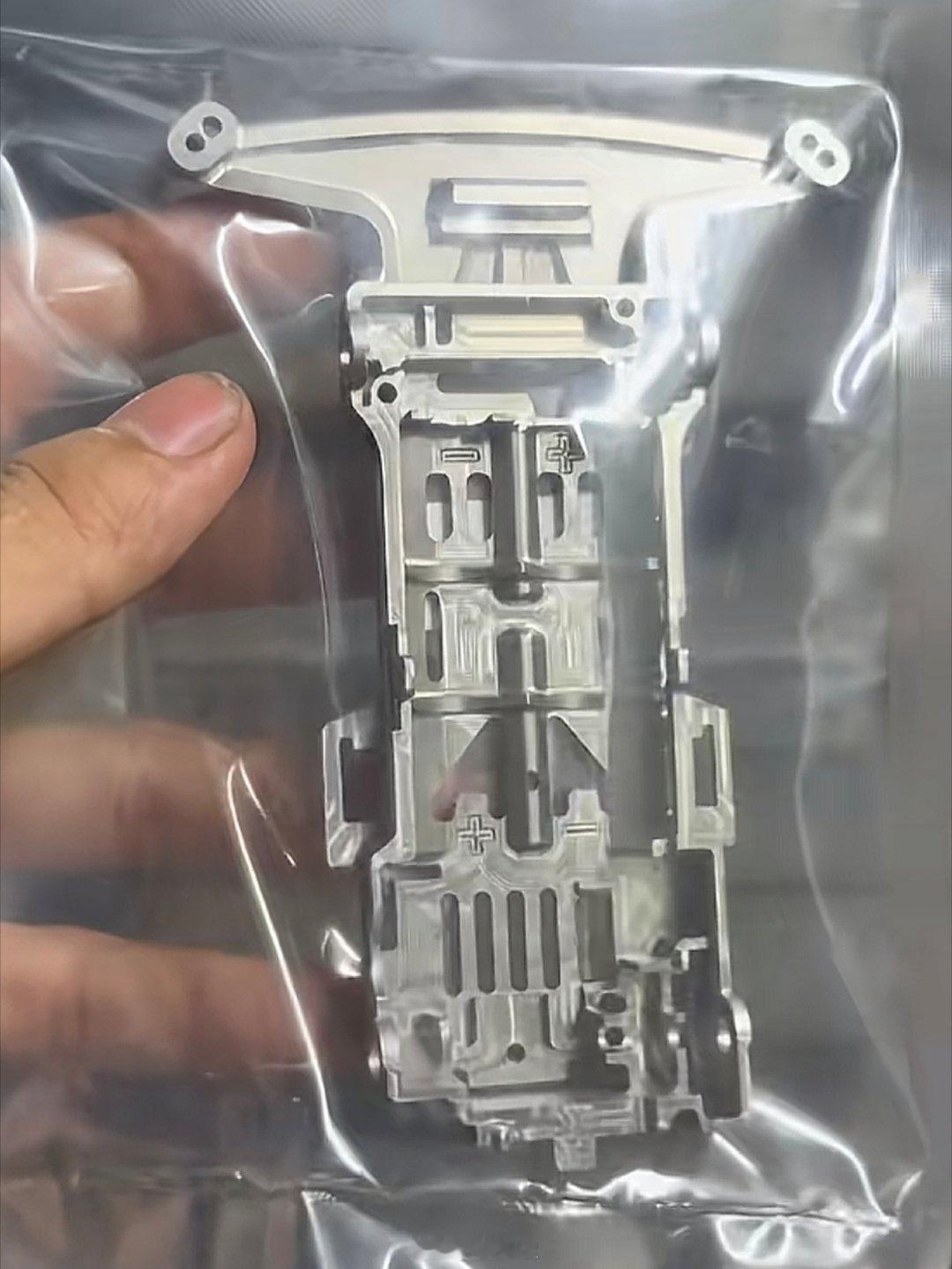 哇靠！cnc的四驱车底盘？富哥还是超乎了我的想象 