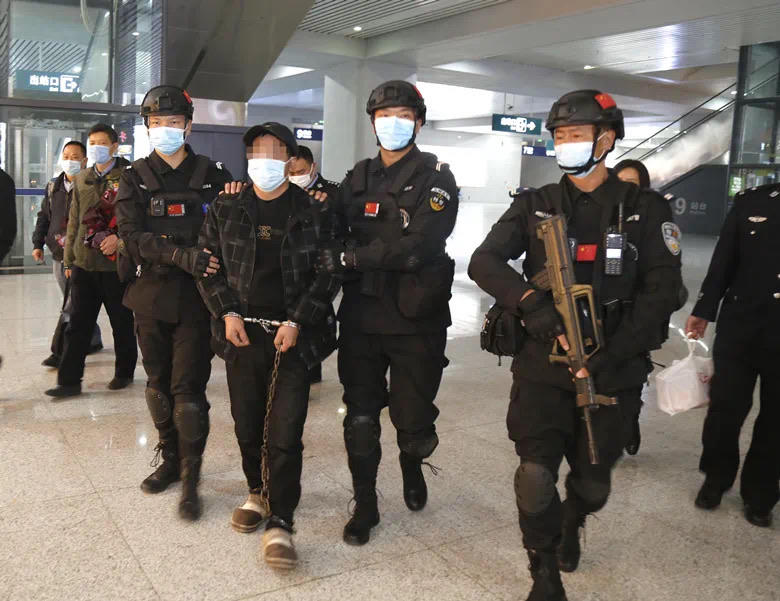 男子强奸嫂嫂出狱后刺死见义勇为村民案再审 受害村民儿子:家庭分崩离析,不接受凶手道歉