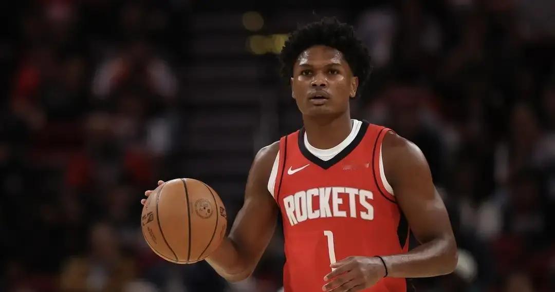 KD一句话，火箭新秀涨薪百万
 
训练场最后一攻，阿门顶着三人硬上。杜兰特直接叫