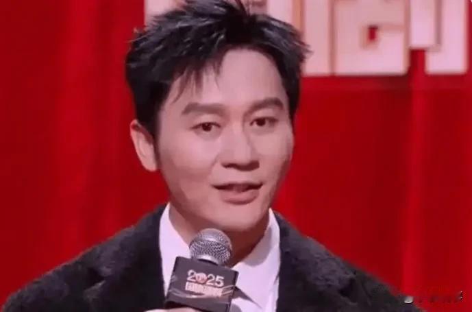 李晨终于说出心里话：见过顶级风光，压根没法将就平庸。
 
48岁单身五年，一直不