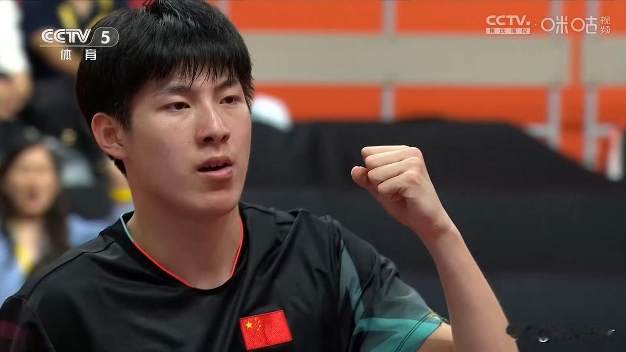中国队2-1日本队！名古屋亚运会乒乓球男团决赛，中国vs日本！
第二盘温瑞博1-