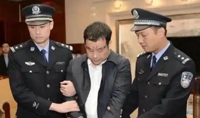 中国最大的敌人，不是日本也不是美国，而是裹着漂亮外衣的“自己人”！

表面看起来