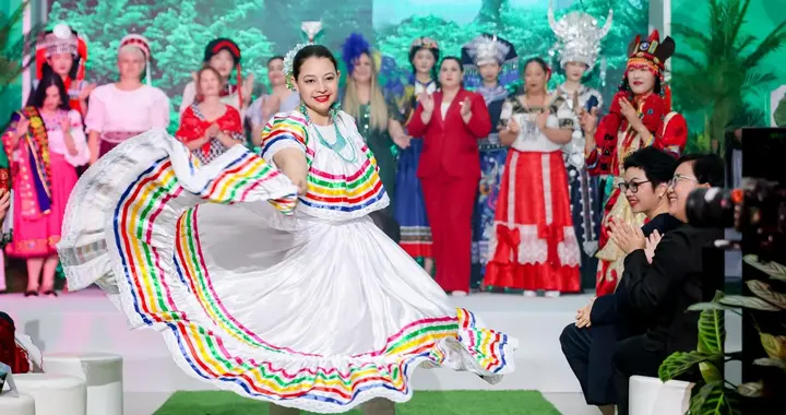 倡导绿色生态理念，30国驻华使节夫人齐聚文化交流嘉年华