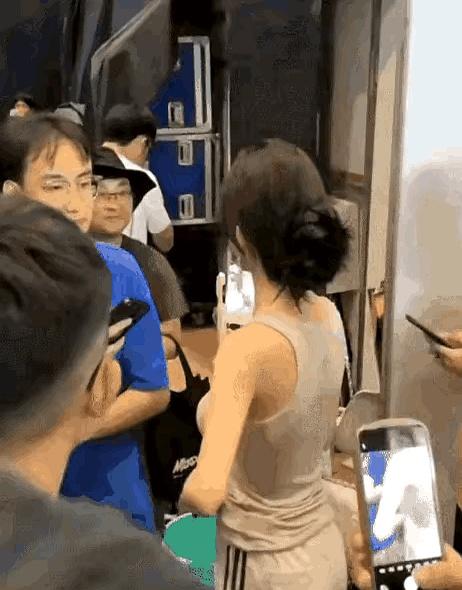 这事说白了就一句话：他到底是故意的，还是不小心的？
咱在生活中估计都遇到过这种窝