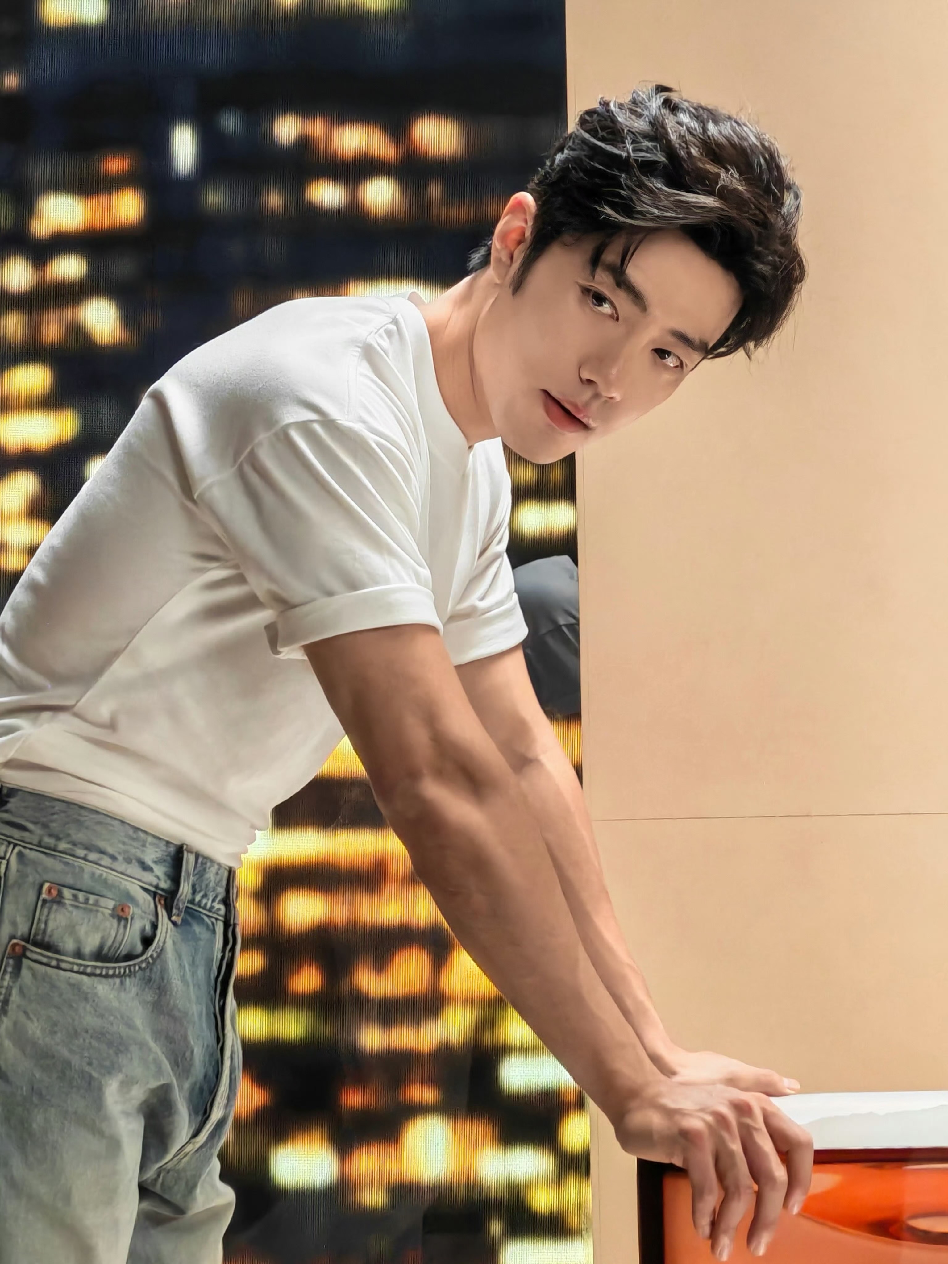 肖战 × 今日营业Live photo 花絮图集 风格大赏