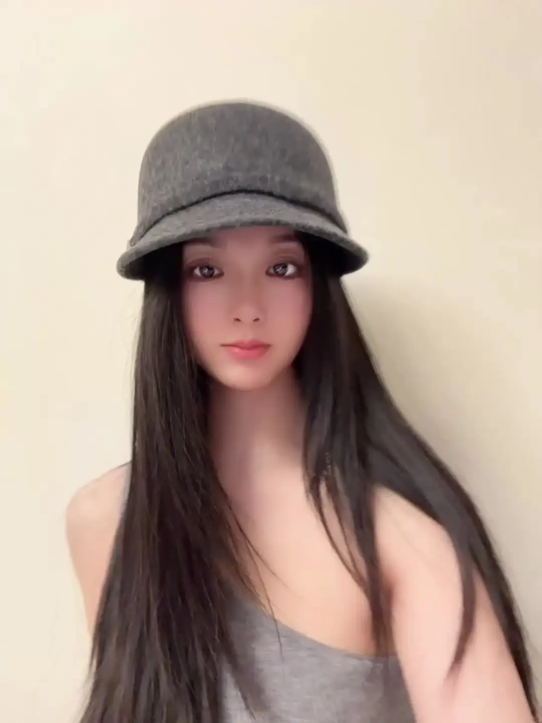 本来想演个玩弄人心的魅力渣女，演着演着成了期待回消息的舔狗 哈哈哈哈哈