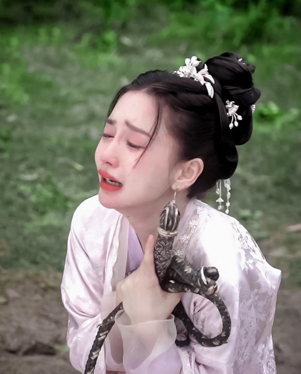 破碎感超强的君绮罗? 她一哭我感觉全世界都错了! ​​​