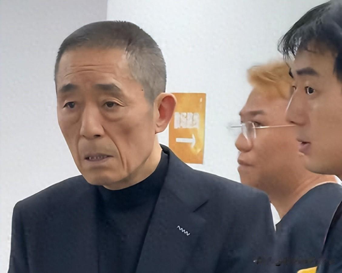 《手里赚再多的钱又能怎样呢？如今年过七旬的张艺谋，到头来终究还是走上了张纪中当年