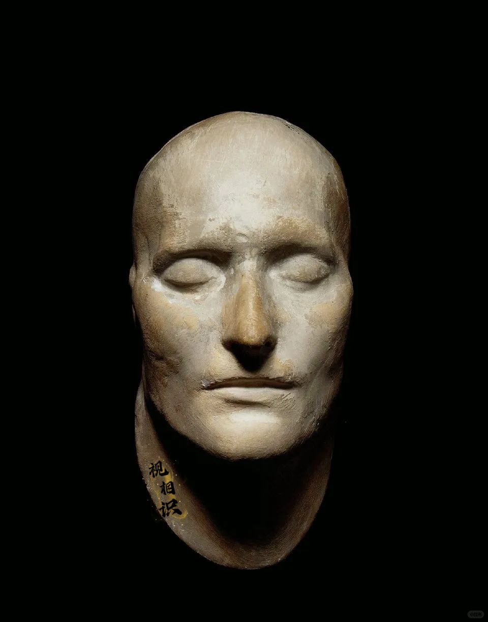 1821年，拿破仑去世后的“死亡面具”，因为当时没有摄影技术，这是我们唯一能够得...