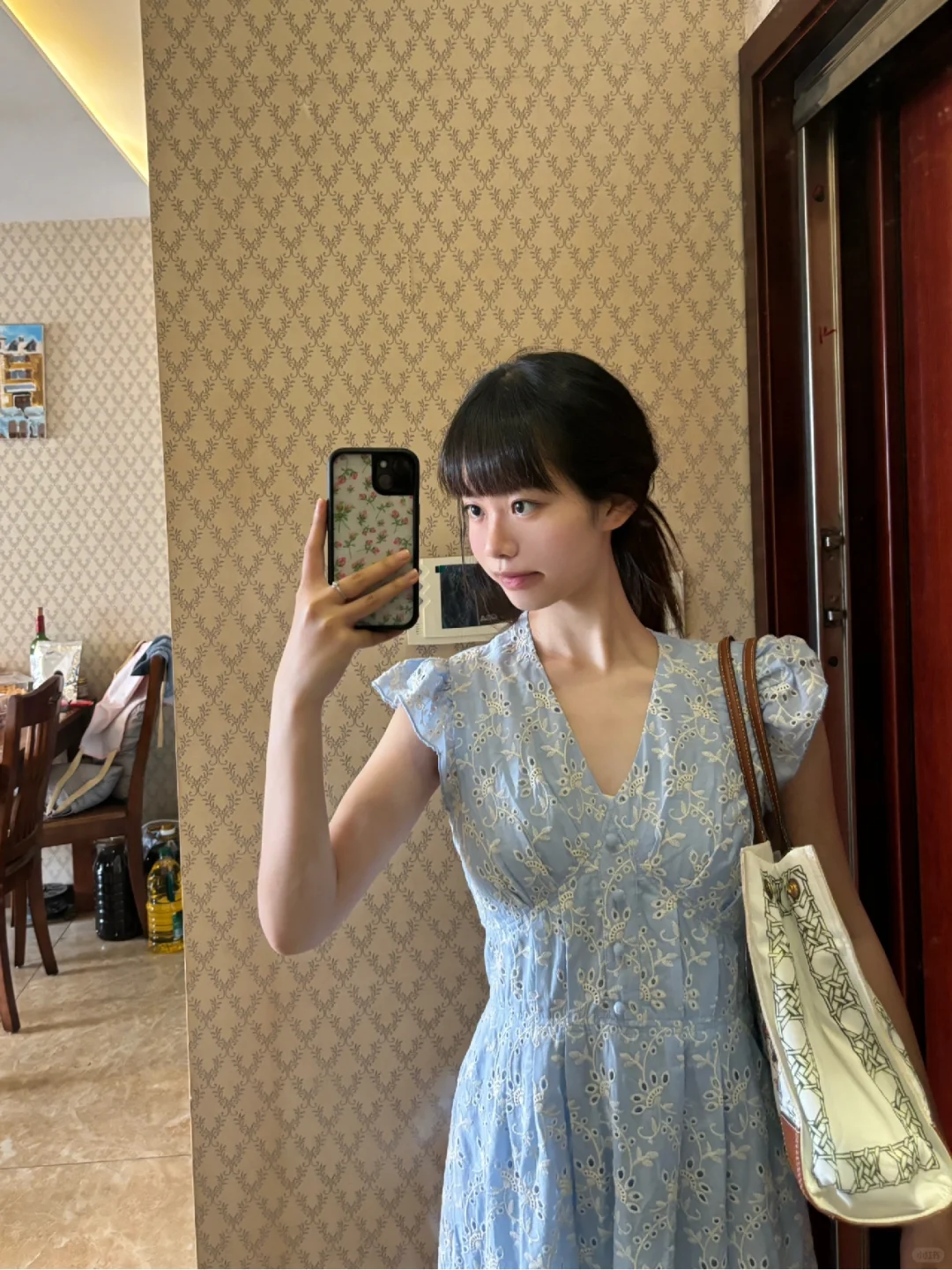 头发扎起来很青春
