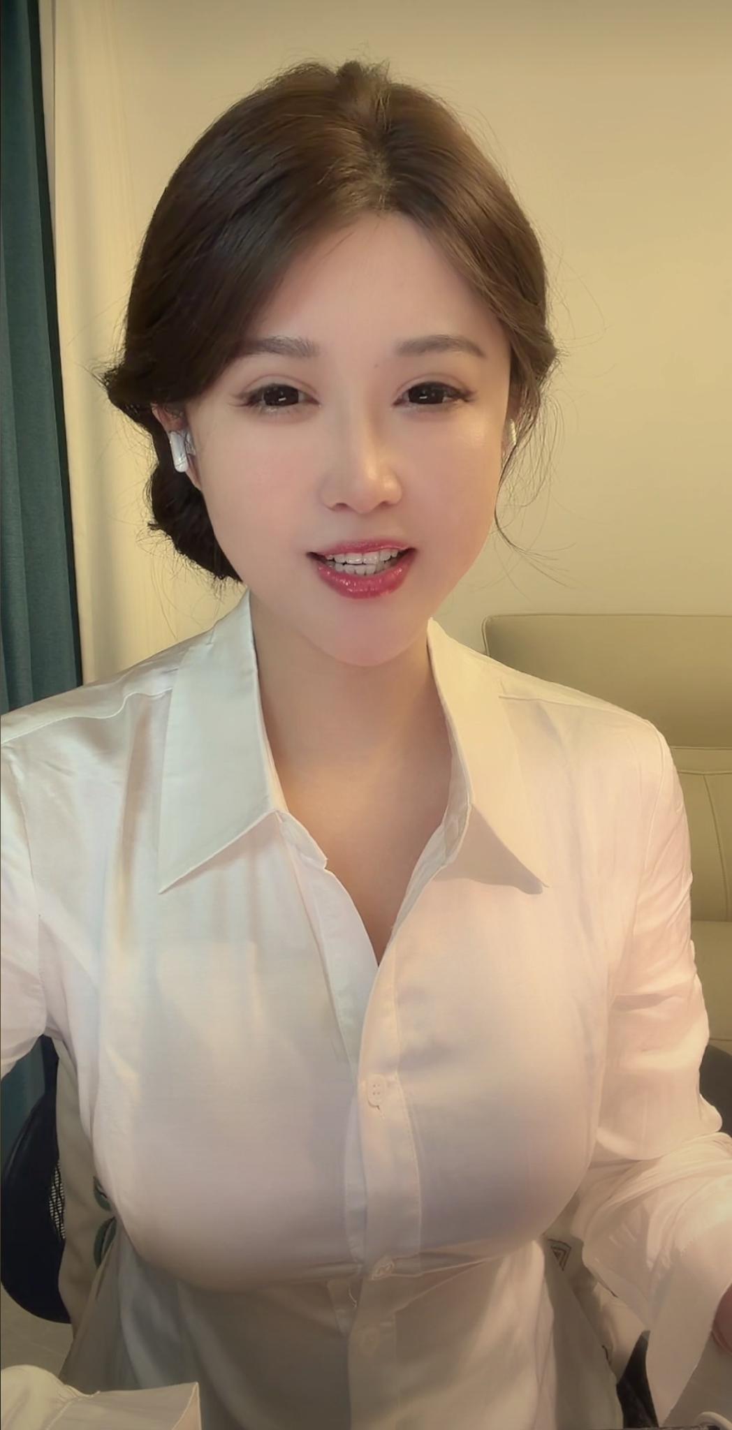 气质佳丽，晨起的妆造